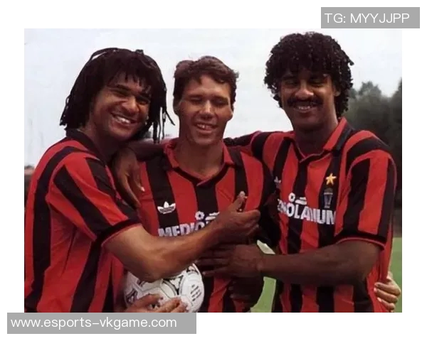 荷兰足球三剑客传奇人物挂画展现足球辉煌岁月